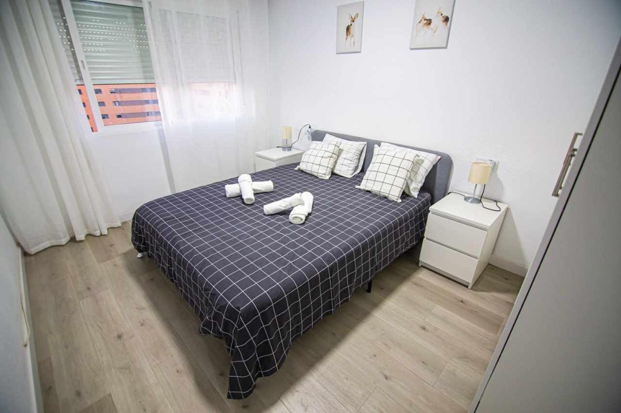 Apartamento Heroes De Sostoa مالقة المظهر الخارجي الصورة